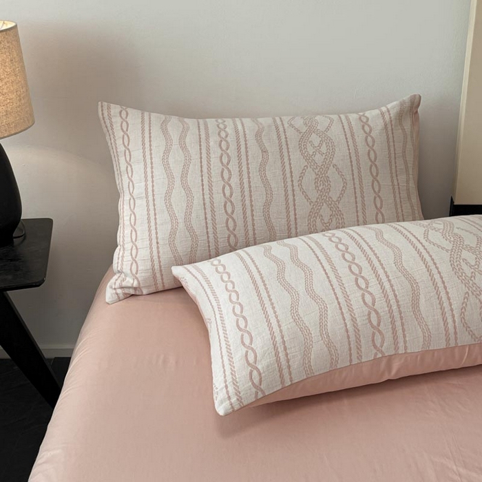 91家纺网 家纺一手货源 找家纺 ab家纺 2025新款全棉三层纱小提花四件套 暖阳-粉