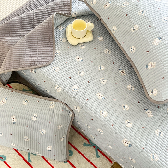 91家纺网 家纺一手货源 找家纺 沐纯家居  2025新款40支双面纯棉印花床盖三件套 皮皮狗