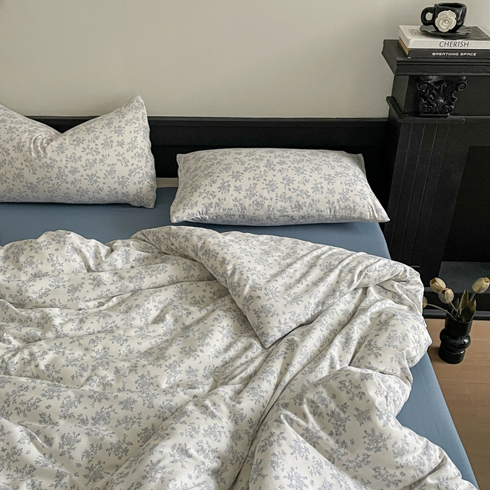 91家纺网 家纺一手货源 找家纺 仟网汇 2025新款小清新有氧针织棉双层纱系列四件套 萱花-兰