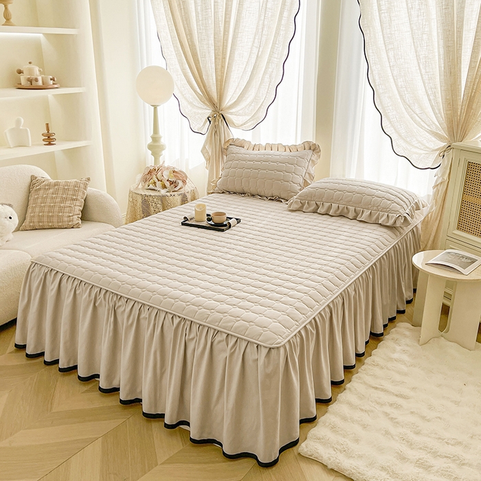 91家纺网 家纺一手货源 找家纺 笠裙家纺 2025新款防水款A类原棉水洗棉夹大豆棉加厚床裙-爱格系列 爱格-浅咖