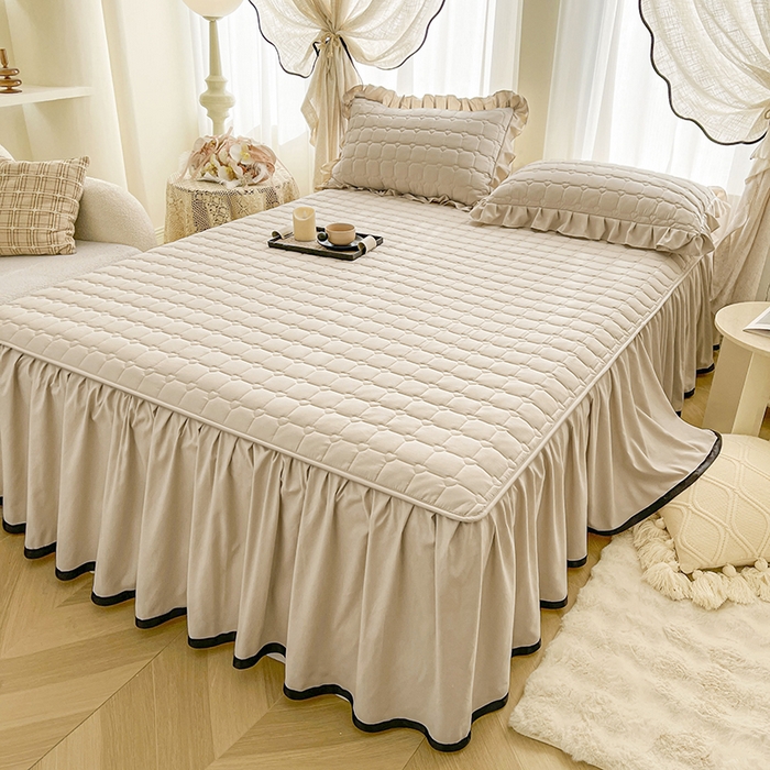 91家纺网 家纺一手货源 找家纺 笠裙家纺 2025新款防水款A类原棉水洗棉夹大豆棉加厚床裙-爱格系列 爱格-浅咖