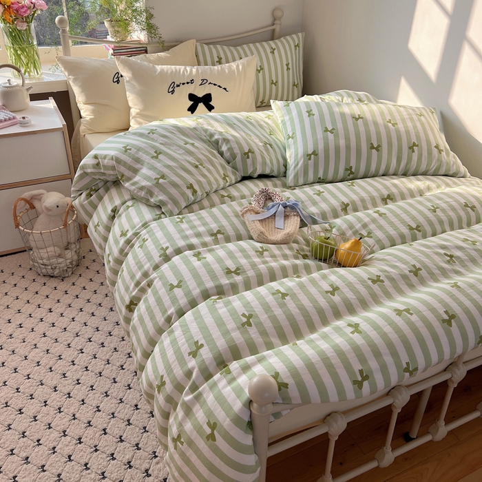 91家纺网 家纺一手货源 找家纺 桃心家居 2025新款A类亲肤舒适软糯云柔水洗棉毛巾绣奶油可爱蝴蝶结水洗棉系列四件套 云柔水洗棉-奶油蝴蝶结绿绿