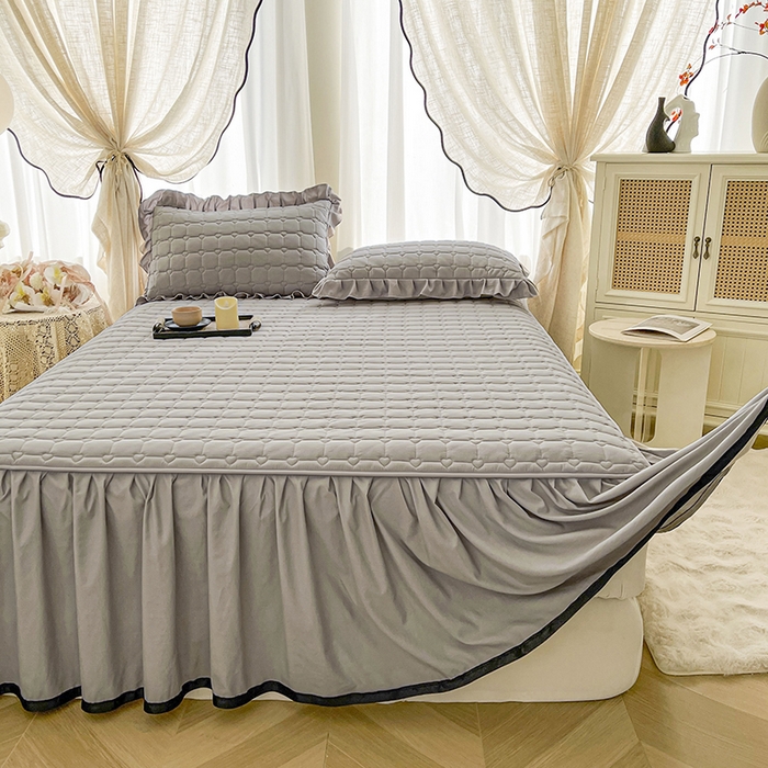 91家纺网 家纺一手货源 找家纺 笠裙家纺 2025新款防水款A类原棉水洗棉夹大豆棉加厚床裙-爱格系列 爱格-浅灰