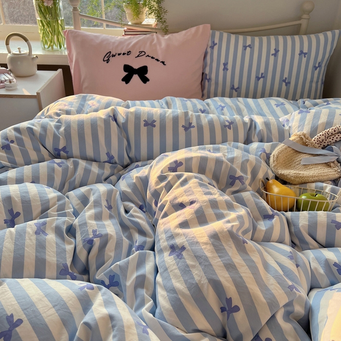 91家纺网 家纺一手货源 找家纺 桃心家居 2025新款A类亲肤舒适软糯云柔水洗棉毛巾绣奶油可爱蝴蝶结水洗棉系列四件套 云柔水洗棉-奶油蝴蝶结蓝蓝