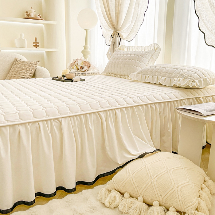 91家纺网 家纺一手货源 找家纺 笠裙家纺 2025新款防水款A类原棉水洗棉夹大豆棉加厚床裙-爱格系列 爱格-米白