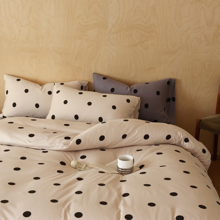 91家纺网 家纺一手货源 找家纺 梦可莱家居 2025新款全棉针织四件套【加大系列】 波点浅咖