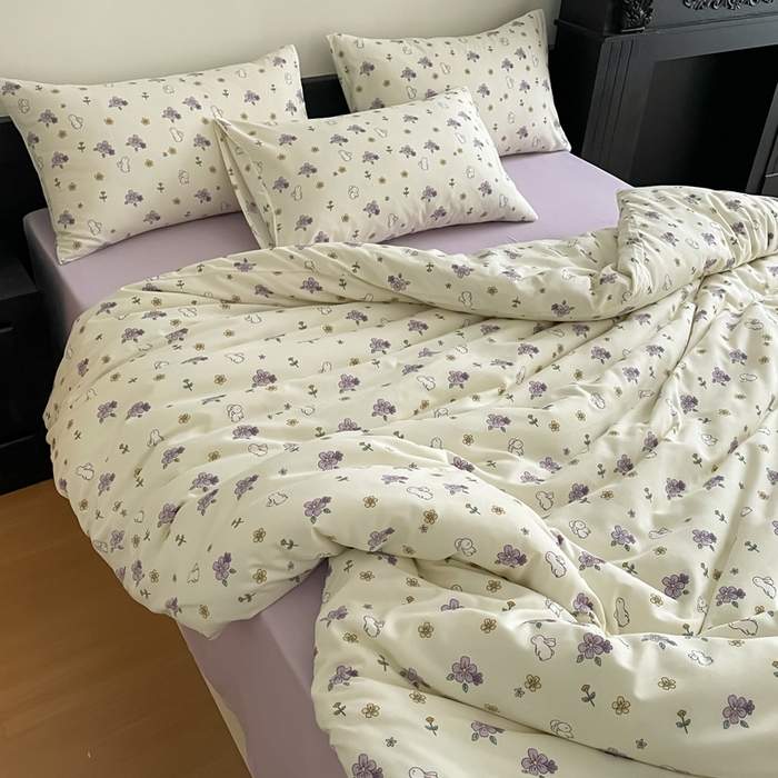 91家纺网 家纺一手货源 找家纺 仟网汇 2025新款小清新有氧针织棉双层纱系列四件套 鲜花小兔