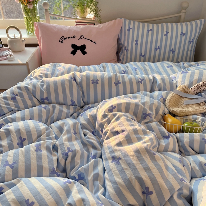 91家纺网 家纺一手货源 找家纺 桃心家居 2025新款A类亲肤舒适软糯云柔水洗棉毛巾绣奶油可爱蝴蝶结水洗棉系列四件套 云柔水洗棉-奶油蝴蝶结蓝蓝