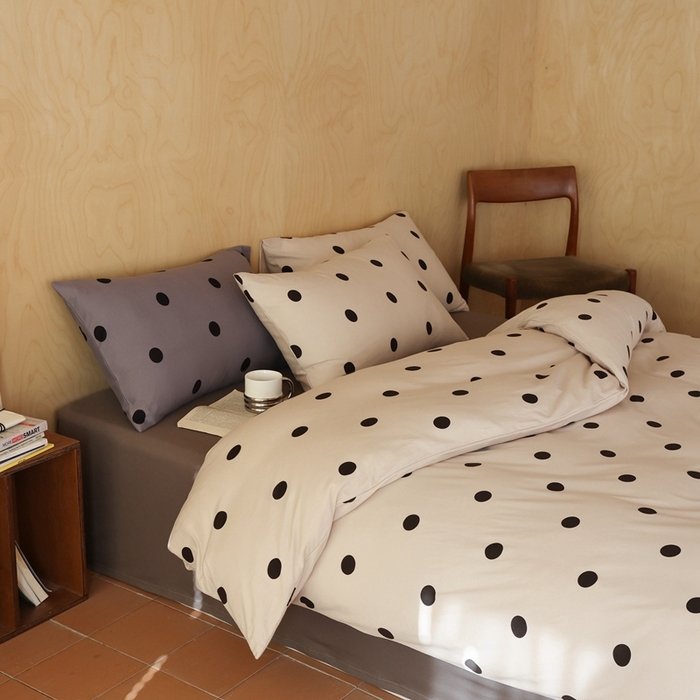 91家纺网 家纺一手货源 找家纺 梦可莱家居 2025新款全棉针织四件套【加大系列】 波点浅咖