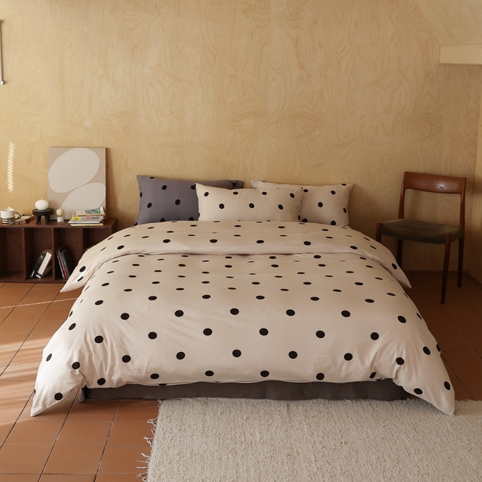 91家纺网 家纺一手货源 找家纺 梦可莱家居 2025新款全棉针织四件套【加大系列】 波点浅咖