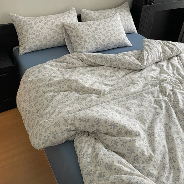 91家纺网 家纺一手货源 找家纺 仟网汇 2025新款小清新有氧针织棉双层纱系列四件套 萱花-兰