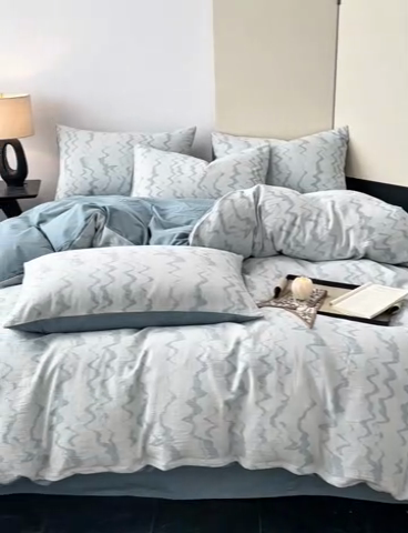 91家纺网 家纺一手货源 找家纺 ab家纺 2025新款全棉三层纱小提花四件套 素影-兰