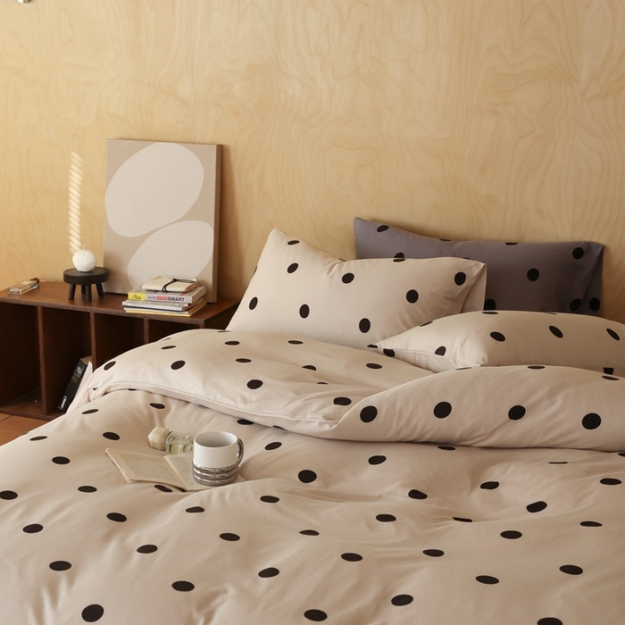 91家纺网 家纺一手货源 找家纺 梦可莱家居 2025新款全棉针织四件套【加大系列】 波点浅咖