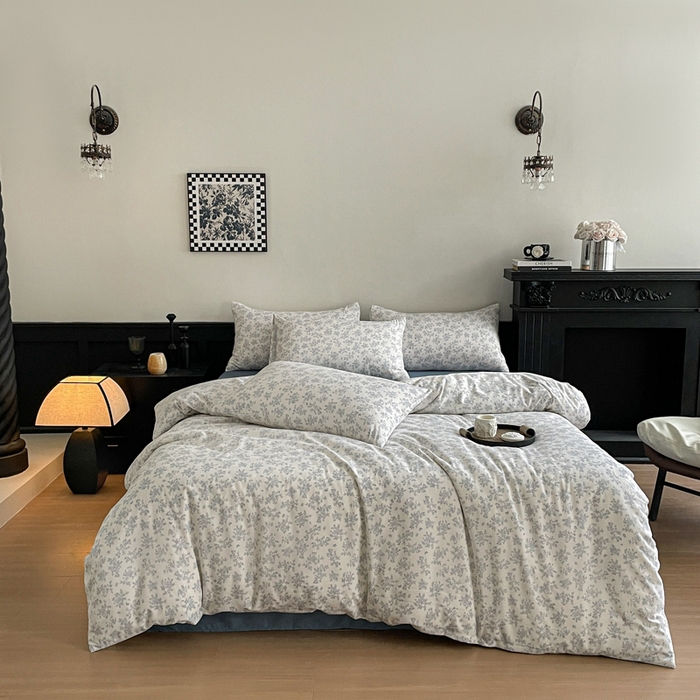 91家纺网 家纺一手货源 找家纺 仟网汇 2025新款小清新有氧针织棉双层纱系列四件套 萱花-兰