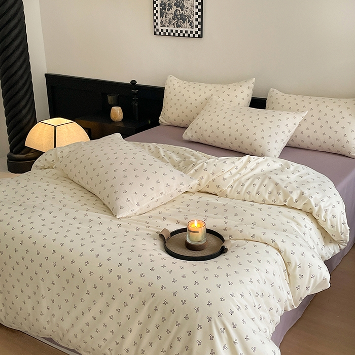 91家纺网 家纺一手货源 找家纺 仟网汇 2025新款小清新有氧针织棉双层纱系列四件套 线条樱桃