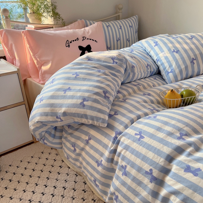 91家纺网 家纺一手货源 找家纺 桃心家居 2025新款A类亲肤舒适软糯云柔水洗棉毛巾绣奶油可爱蝴蝶结水洗棉系列四件套 云柔水洗棉-奶油蝴蝶结蓝蓝