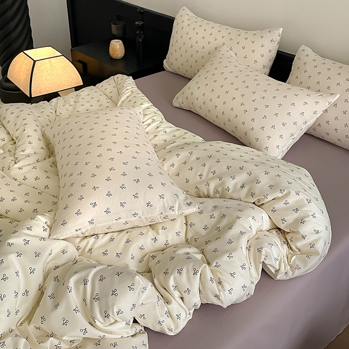 91家纺网 家纺一手货源 找家纺 仟网汇 2025新款小清新有氧针织棉双层纱系列四件套 线条樱桃