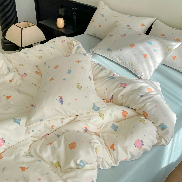 91家纺网 家纺一手货源 找家纺 仟网汇 2025新款小清新有氧针织棉双层纱系列四件套 小鱼多多