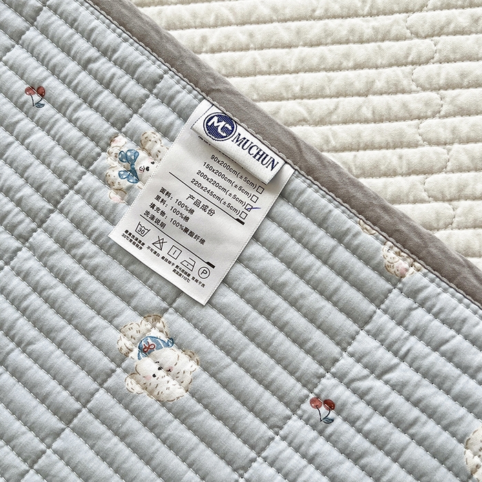 91家纺网 家纺一手货源 找家纺 沐纯家居  2025新款40支双面纯棉印花床盖三件套 皮皮狗