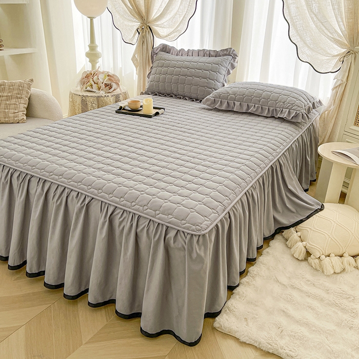 91家纺网 家纺一手货源 找家纺 笠裙家纺 2025新款防水款A类原棉水洗棉夹大豆棉加厚床裙-爱格系列 爱格-浅灰