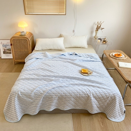 91家纺网 家纺一手货源 找家纺 尺素 2025新款针织棉夏被系列-条纹 条纹蓝