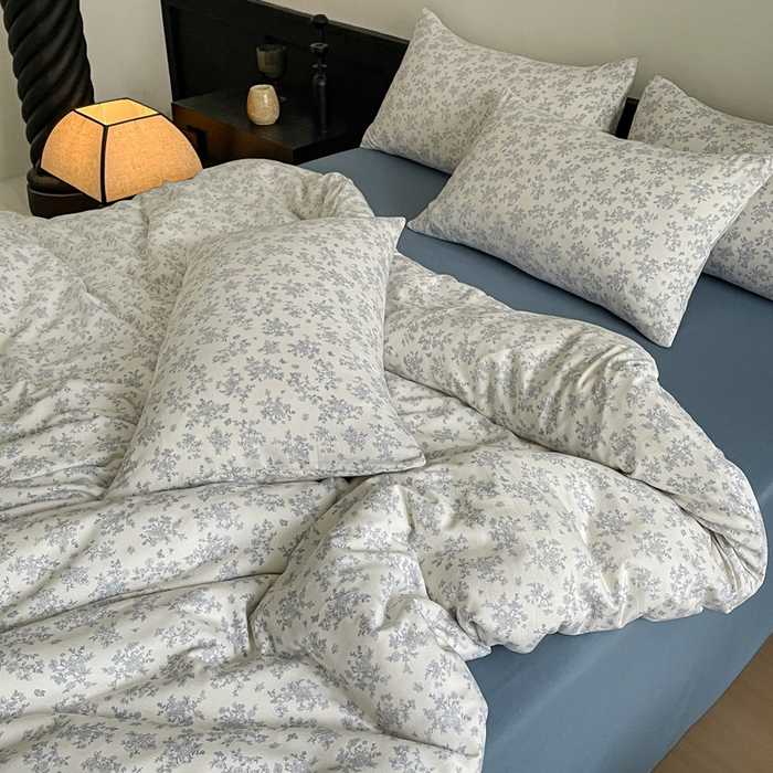 91家纺网 家纺一手货源 找家纺 仟网汇 2025新款小清新有氧针织棉双层纱系列四件套 萱花-兰