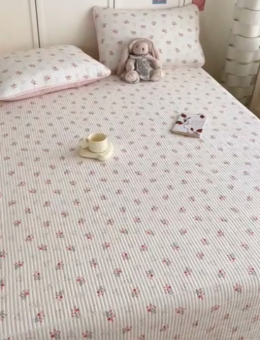 91家纺网 家纺一手货源 找家纺 沐纯家居  2025新款40支双面纯棉印花床盖三件套 粉色恋人