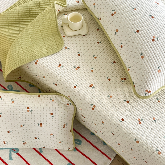 91家纺网 家纺一手货源 找家纺 沐纯家居  2025新款40支双面纯棉印花床盖三件套 樱桃芝士