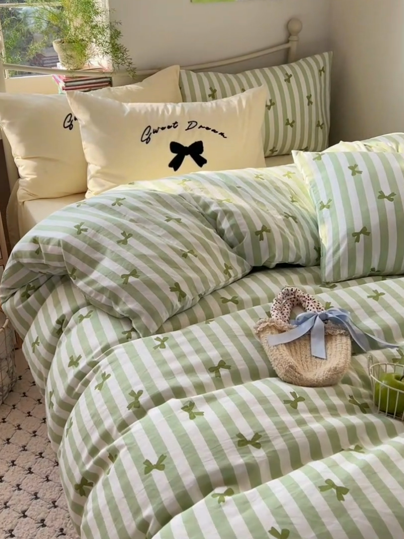 91家纺网 家纺一手货源 找家纺 桃心家居 2025新款A类亲肤舒适软糯云柔水洗棉毛巾绣奶油可爱蝴蝶结水洗棉系列四件套 云柔水洗棉-奶油蝴蝶结绿绿