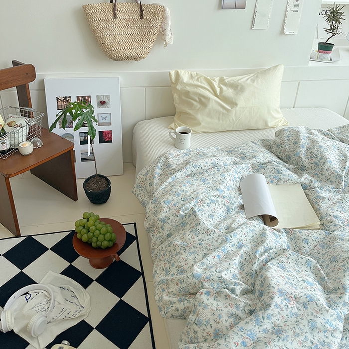 91家纺网 家纺一手货源 找家纺 2025新款纯棉小清新小碎花学生被套 蓝莓厚乳 象牙白