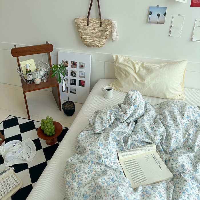 91家纺网 家纺一手货源 找家纺 2025新款纯棉小清新小碎花学生被套 蓝莓厚乳 象牙白