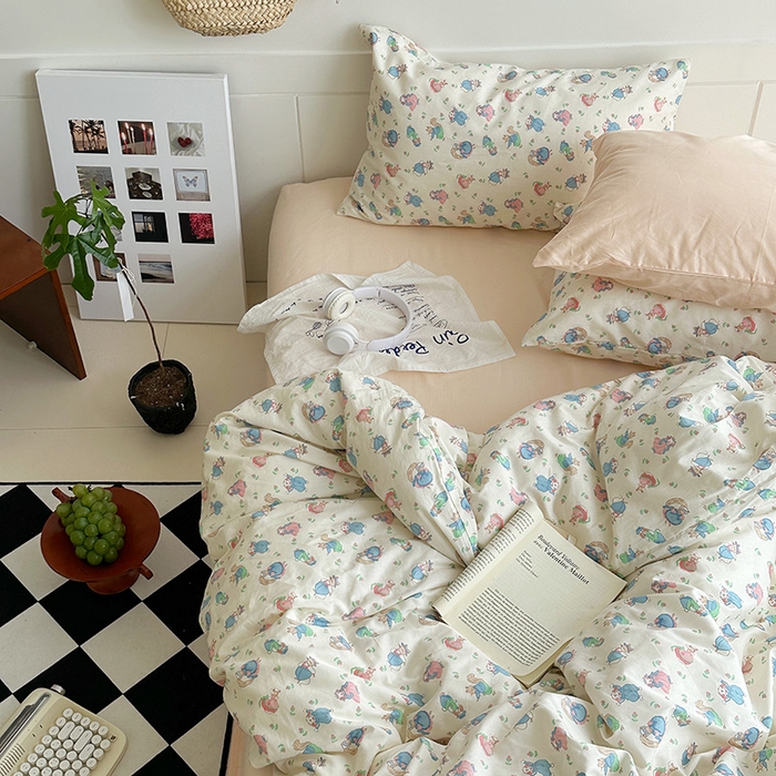 91家纺网 家纺一手货源 找家纺 2025新款纯棉小清新四件套小碎花学生三件套纯色床单印花枕套双人床笠 花园兔兔 浅玉