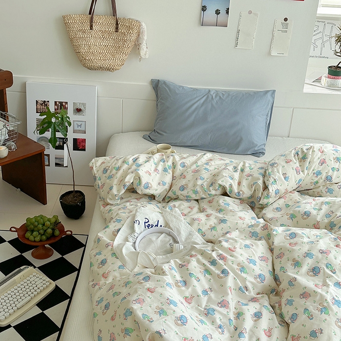 91家纺网 家纺一手货源 找家纺 2025新款纯棉小清新小碎花学生被套 花园兔兔 浅玉