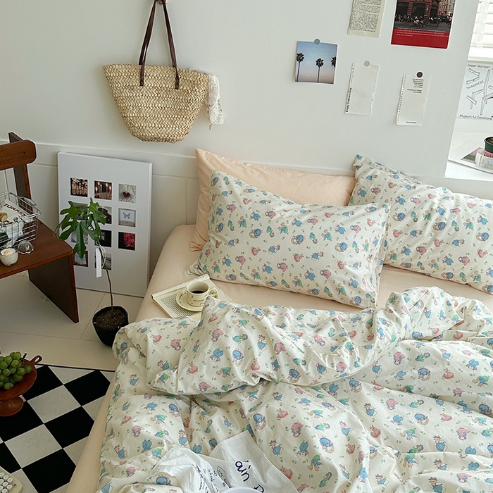 91家纺网 家纺一手货源 找家纺 2025新款纯棉小清新四件套小碎花学生三件套纯色床单印花枕套双人床笠 花园兔兔 浅玉