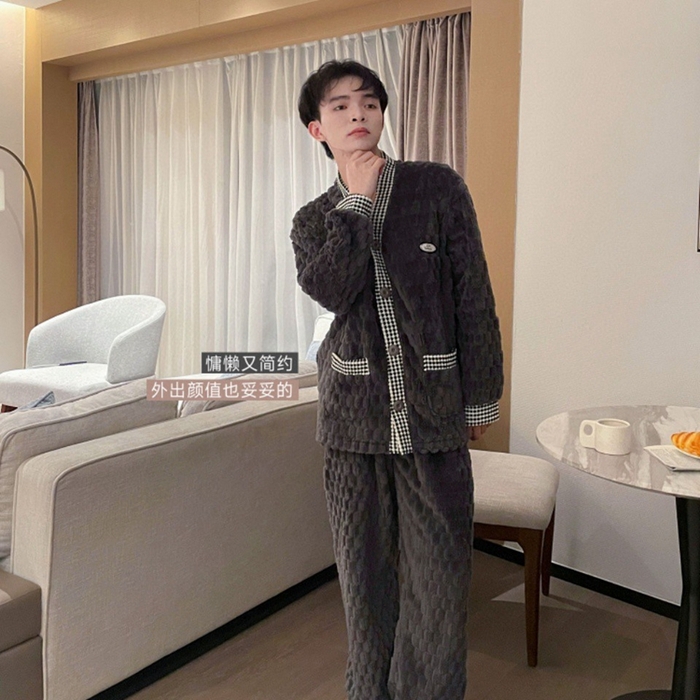 91家纺网 家纺一手货源 找家纺 （总）妍景家居生活馆 2025新款法兰绒V领开衫情侣款