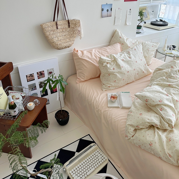 91家纺网 家纺一手货源 找家纺 2025新款纯棉小清新四件套小碎花学生三件套纯色床单印花枕套双人床笠 清如