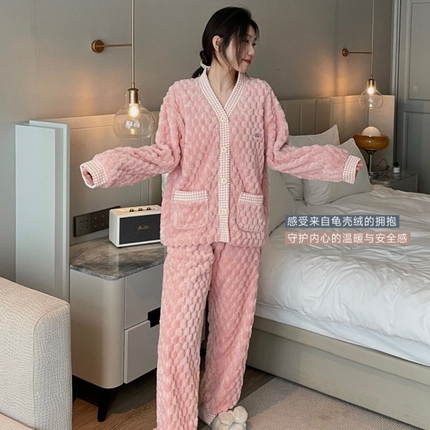 91家纺网 家纺一手货源 找家纺 （总）妍景家居生活馆 2025新款法兰绒V领开衫情侣款