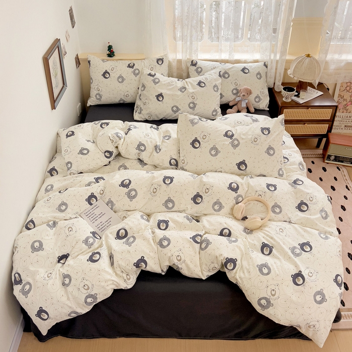 91家纺网 家纺一手货源 找家纺 夜笙2025新款A类水洗棉双层纱印花四件套 甜豆熊