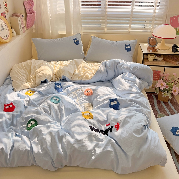 91家纺网 家纺一手货源 找家纺 暖芯优选 2025新款超柔水洗棉INS小红书毛巾绣卡通四件套（提供买家秀） 可爱小怪兽