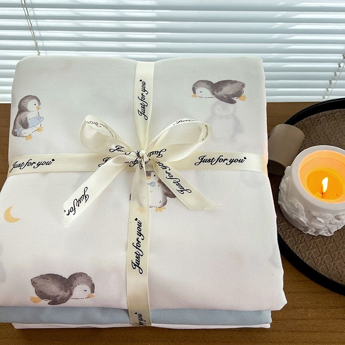 91家纺网 家纺一手货源 找家纺 暖芯优选 2025新款针织棉双层纱四件套小碎花被套床单床笠款学生三件套新款直播热款-叠拍图-系列一 企鹅