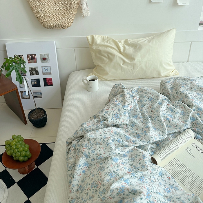 91家纺网 家纺一手货源 找家纺 2025新款纯棉小清新小碎花学生被套 蓝莓厚乳 象牙白