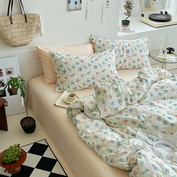 91家纺网 家纺一手货源 找家纺 2025新款纯棉小清新四件套小碎花学生三件套纯色床单印花枕套双人床笠 花园兔兔 浅玉