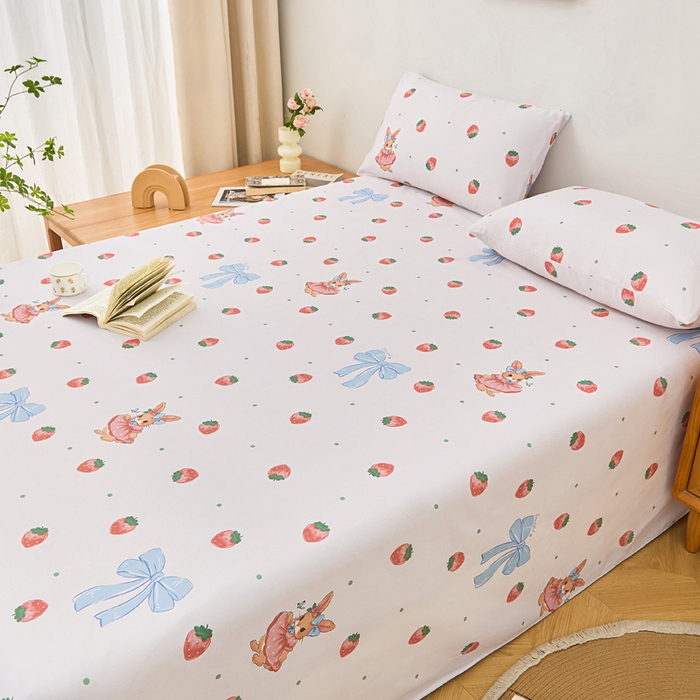 91家纺网 家纺一手货源 找家纺 首爱家纺 2025新款印花原棉标老粗布床单老粗布凉席软凉席 草莓小兔