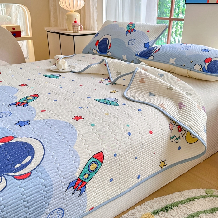 91家纺网 家纺一手货源 找家纺 2025新款13070单面全棉绗缝床盖三件套 太空卫士