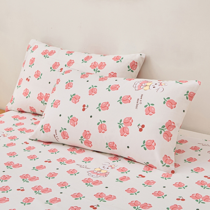 91家纺网 家纺一手货源 找家纺 棉乐町家居 2025年新款印花原棉标老粗布床单 玫瑰小兔