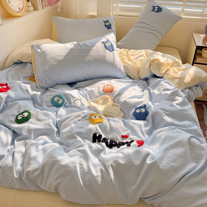 91家纺网 家纺一手货源 找家纺 暖芯优选 2025新款超柔水洗棉INS小红书毛巾绣卡通四件套（提供买家秀） 可爱小怪兽