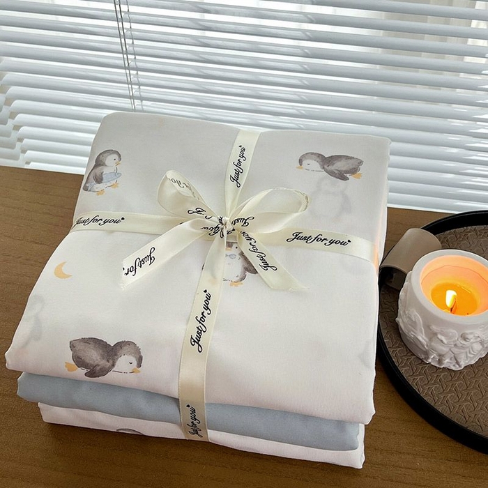 91家纺网 家纺一手货源 找家纺 暖芯优选 2025新款针织棉双层纱四件套小碎花被套床单床笠款学生三件套新款直播热款-叠拍图-系列一 企鹅