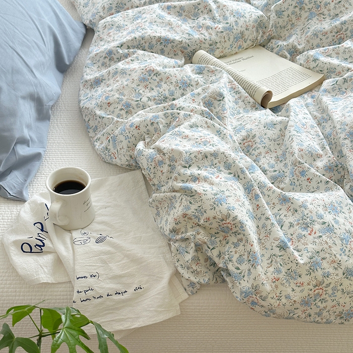 91家纺网 家纺一手货源 找家纺 2025新款纯棉小清新小碎花学生被套 蓝莓厚乳(雾蓝)