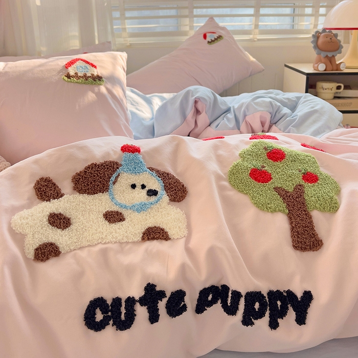 91家纺网 家纺一手货源 找家纺 暖芯优选 2025新款超柔水洗棉INS小红书毛巾绣卡通四件套（提供买家秀） 苹果狗狗