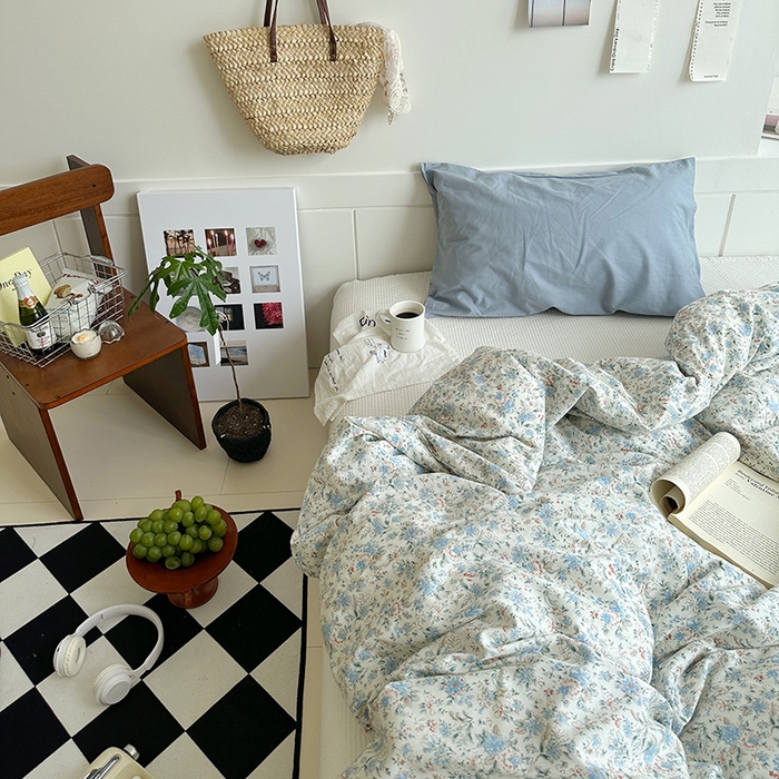 91家纺网 家纺一手货源 找家纺 2025新款纯棉小清新小碎花学生被套 蓝莓厚乳(雾蓝)